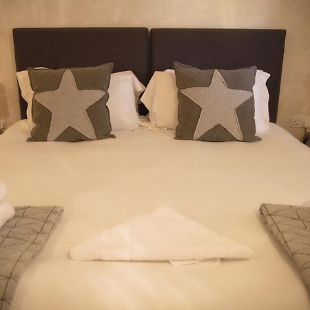 Hotel The White Hart Somerton  Zewnętrze zdjęcie